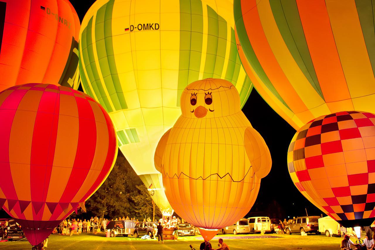 hot air balloon, balloon, ride-4352460.jpg